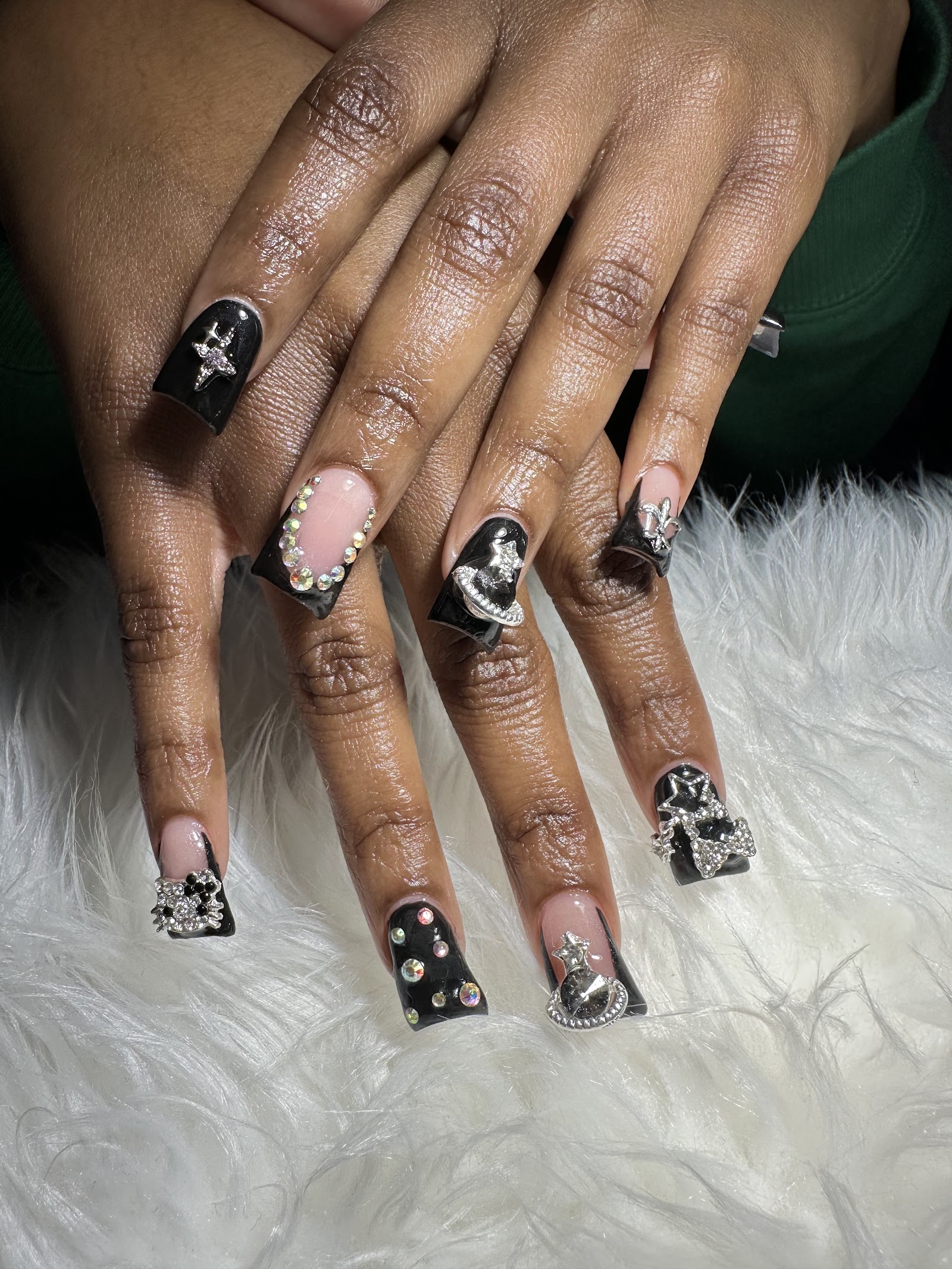 Billie’s Luxury Nails logo